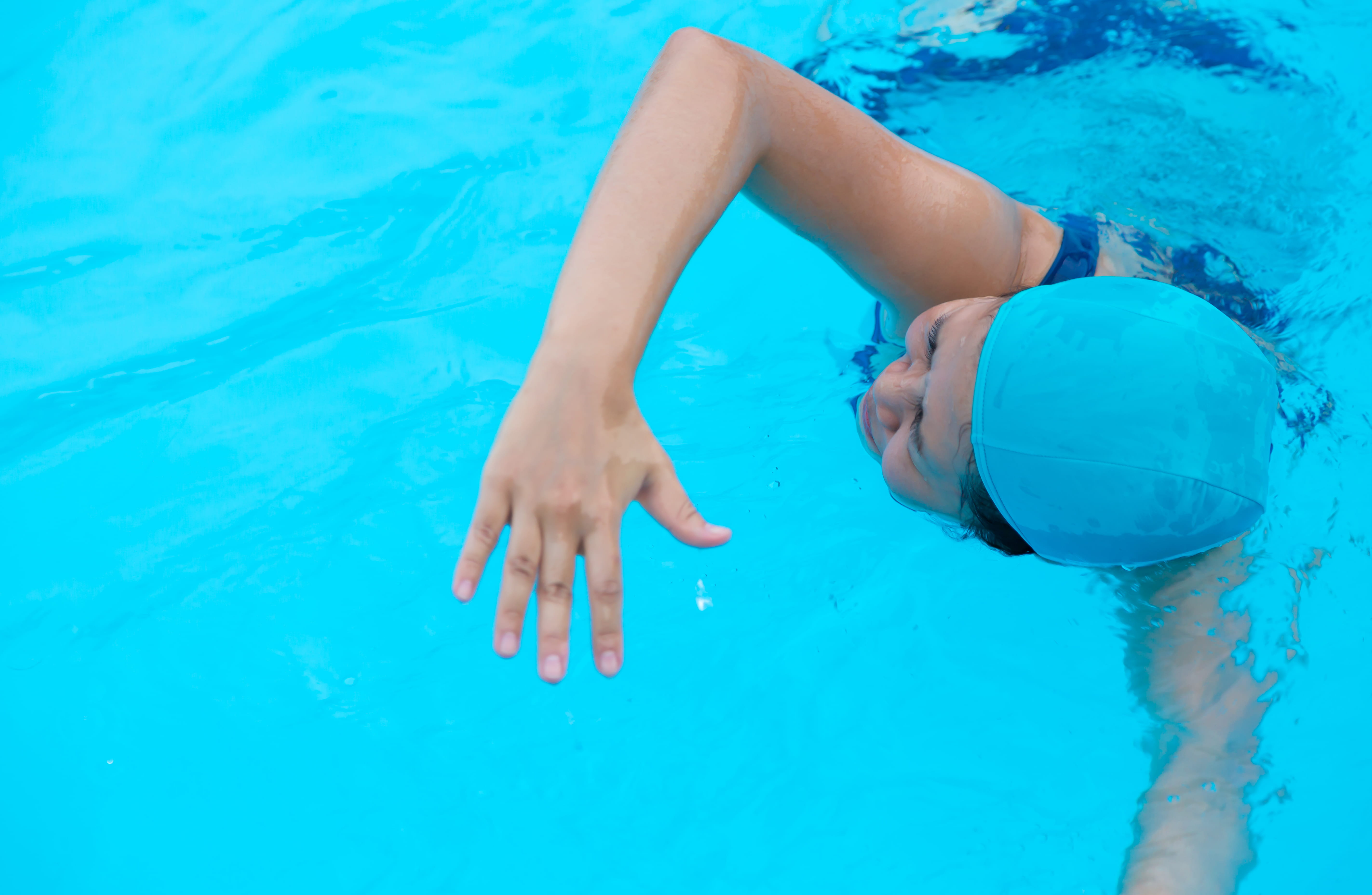Natation scolaire à la piscine de plein air